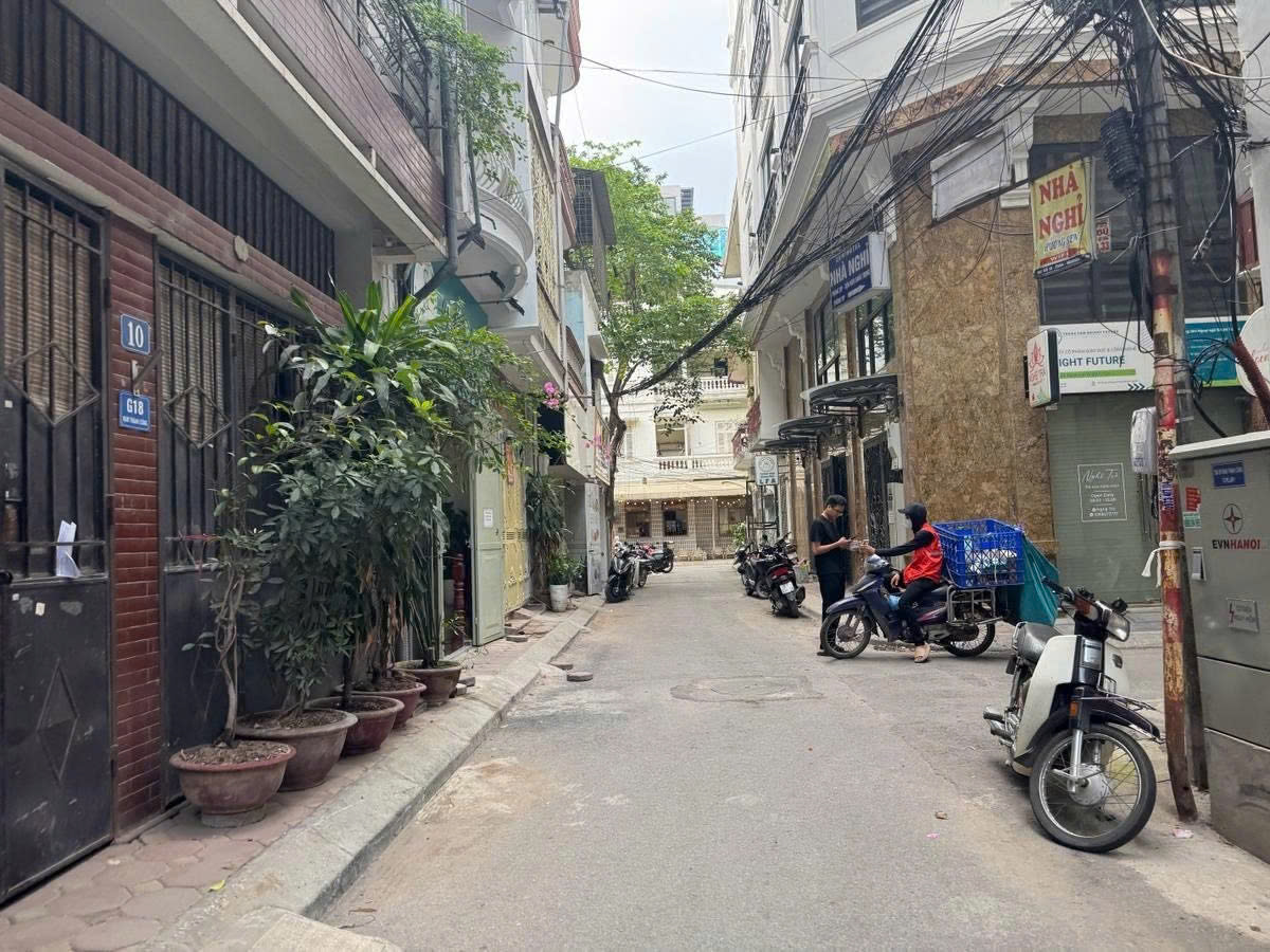 Bán nhà đẹp mặt ngõ ôtô phố Hoàng Hoa Thám 5tầng mặt tiền 3m 6.6 tỷ Tây Hồ