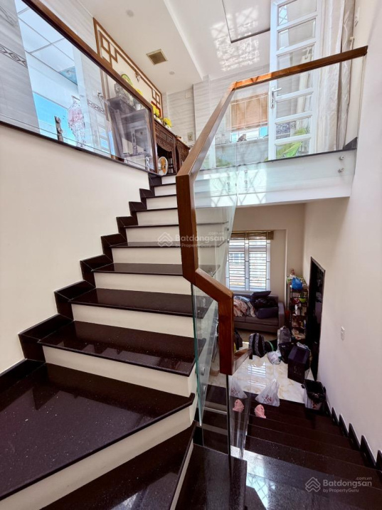 Biệt thự lô góc 2 mặt tiền vỉa hè rộng khu dân cư Bình Điền cao cấp, 9x17m, 4 tầng, 15 tỷ