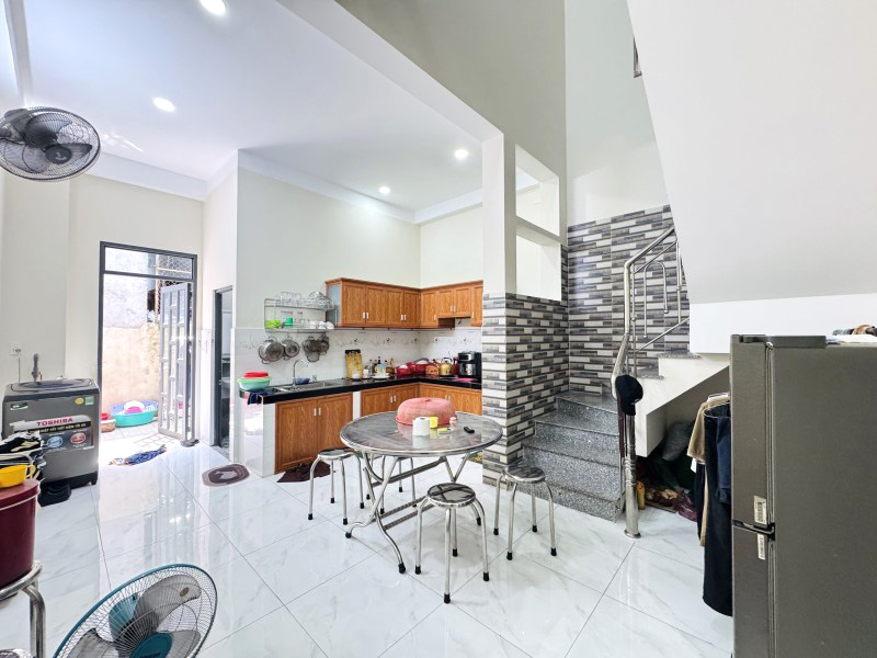 Ngộp Bán Gấp Mặt Tiền Nhà 2 Tầng – 122m² – Gần BV Thủ Đức – Đường Xe Tải – Giá Tốt Chỉ 6.79 Tỷ!