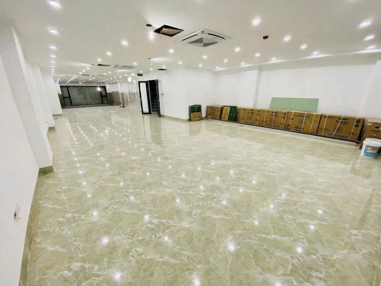 BÁN NHÀ MẶT PHỐ VĂN CAO, BA ĐÌNH – 100M x 6T – VỈA HÈ Ô TÔ TRÁNH – KINH DOANH – GIÁ 65 TỶ