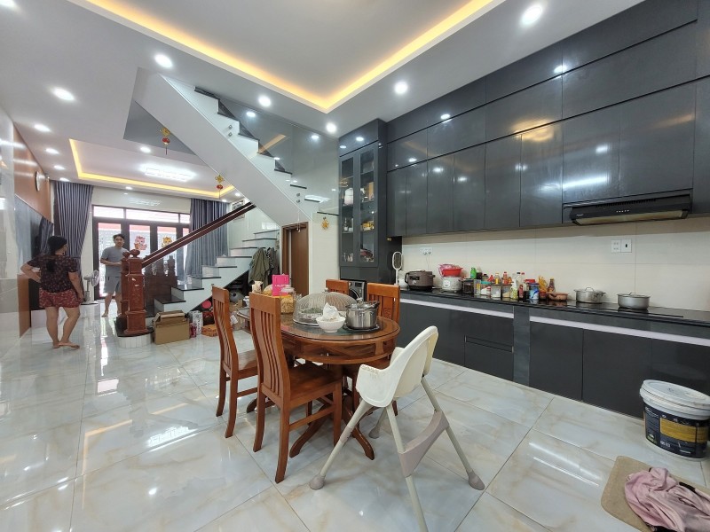 💥 SIÊU PHẨM NHÀ PHỐ 4 TẦNG – Q9 – ĐƯỜNG 12M CÓ VỈA HÈ