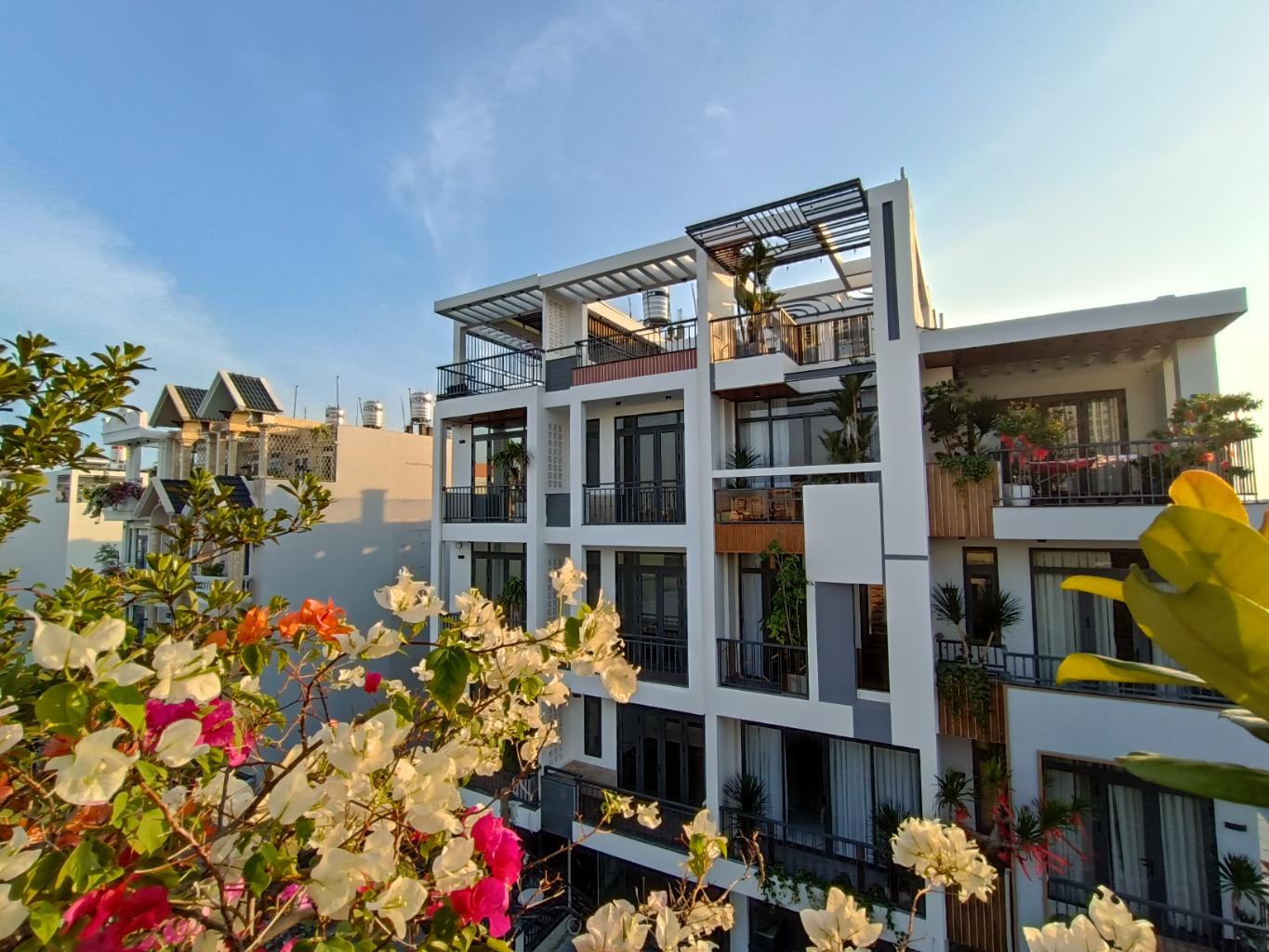 Hơn 12 tỷ có nhà đẹp 100m2 x 4 tầng BTCT, hẻm xe hơi vào nhà , 2 mặt hẻm – Lê Đức Thọ, Gò Vấp