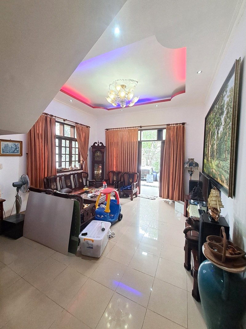 Bán Biệt Thự Sân Vườn 300m2_11.2x19m Ngay Sông – Gara Riêng – Khu Vip Hiệp Bình Chánh – Giá 25 Tỷ.