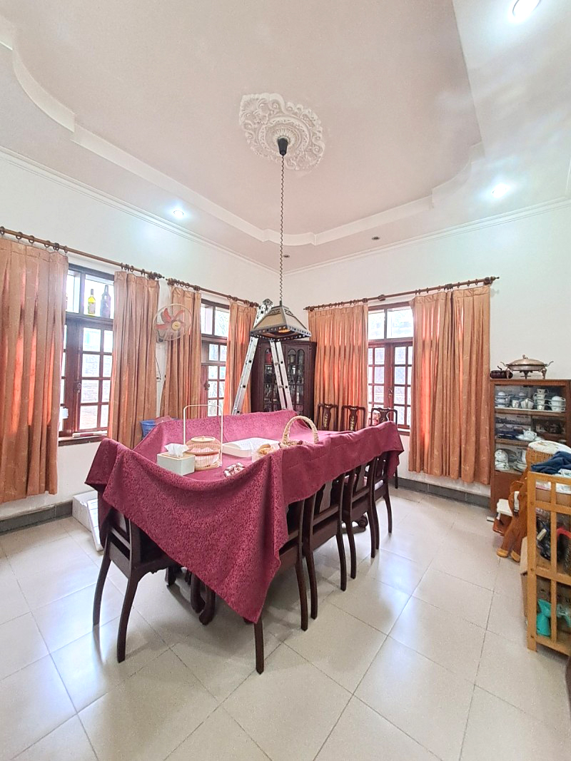 Bán Biệt Thự Sân Vườn 300m2_11.2x19m Ngay Sông – Gara Riêng – Khu Vip Hiệp Bình Chánh – Giá 25 Tỷ.