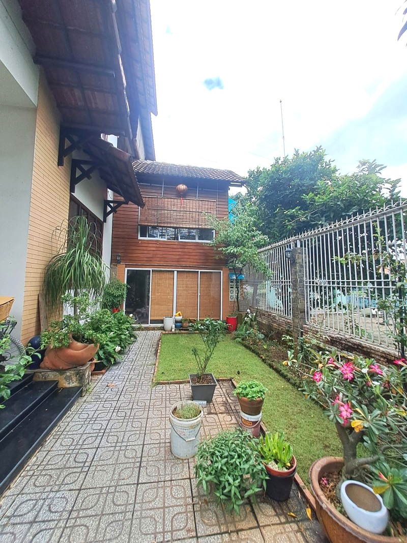 Bán Biệt Thự Sân Vườn 300m2_11.2x19m Ngay Sông – Gara Riêng – Khu Vip Hiệp Bình Chánh – Giá 25 Tỷ.