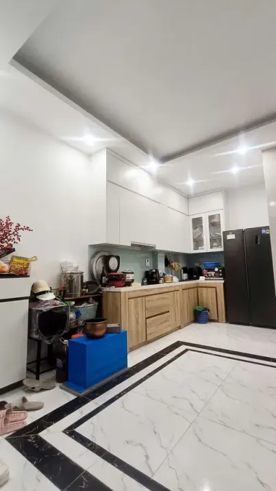 VỊ TRÍ TRUNG TÂM__NHÀ ĐẸP Ở LUÔN__5 TẦNG THANG MÁY__GIÁ 9X TỶ