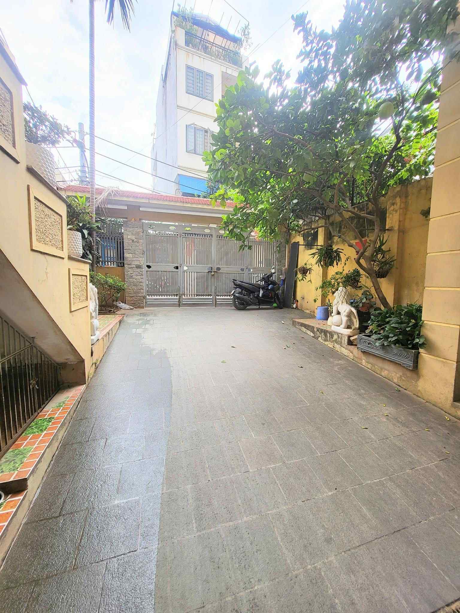 BÁN NHÀ NGỌC THUỴ, 110M x 5 TẦNG, MẶT TIỀN 6.5M, GARA, ÔTÔ TRÁNH