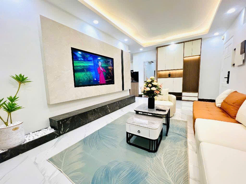 CHUNG CƯ CẦU GIẤY- NHÀ THIẾT KẾ HIỆN ĐẠI – Ô TÔ CHẠY VÒNG QUANH – 3PN – 2WC – 2 BAN CÔNG – TIỆN ÍCH XUNG QUANH KHÔNG THIẾU THỨ GÌ – KHÁCH CHỈ VIỆC SÁCH VA LY VỀ Ở LUÔN.