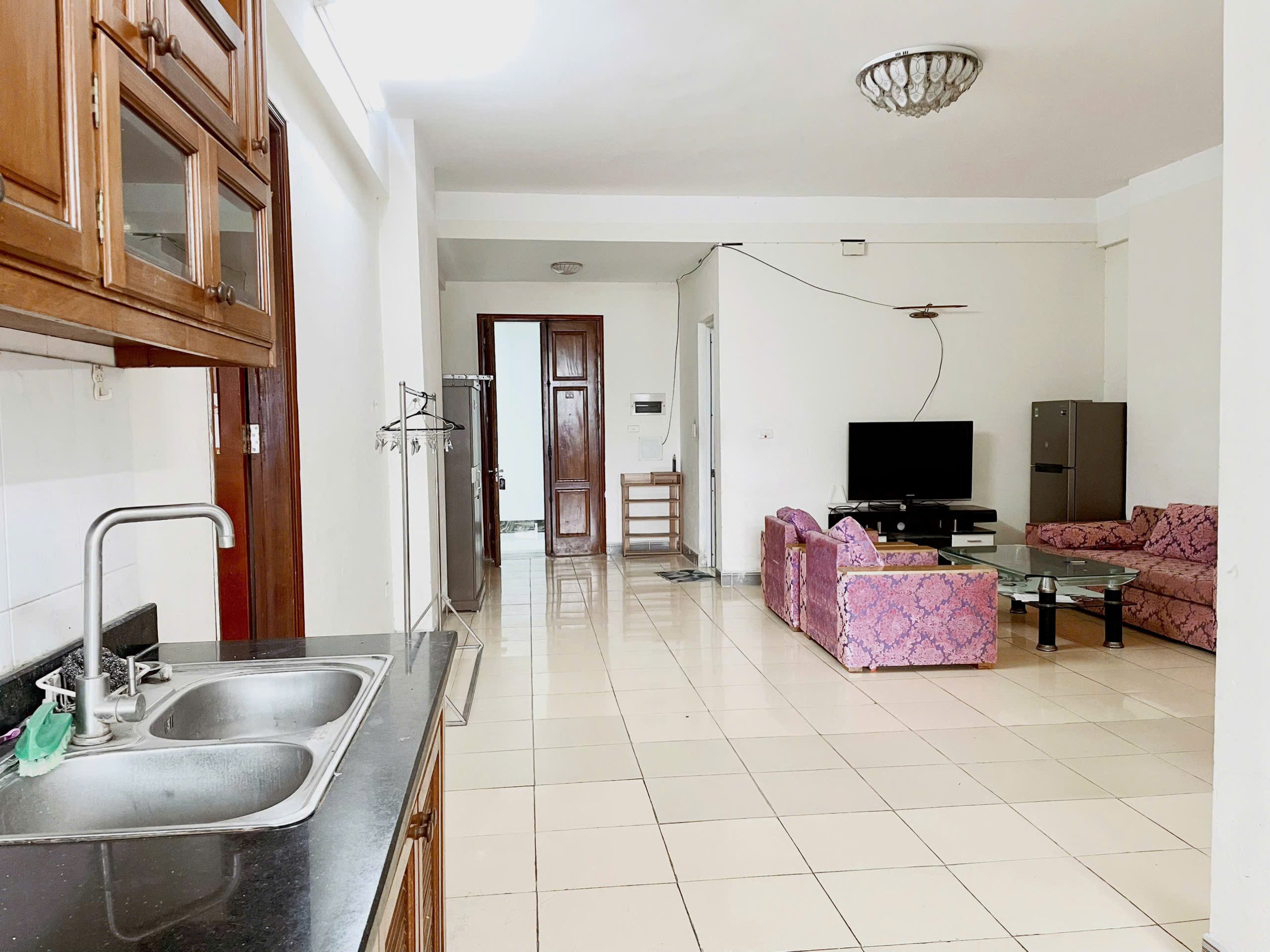 Cho thuê căn hộ chung cư 15T, 100m2 x 2 ngủ,1 khách.1 wc, 11 triệu có thương lượng