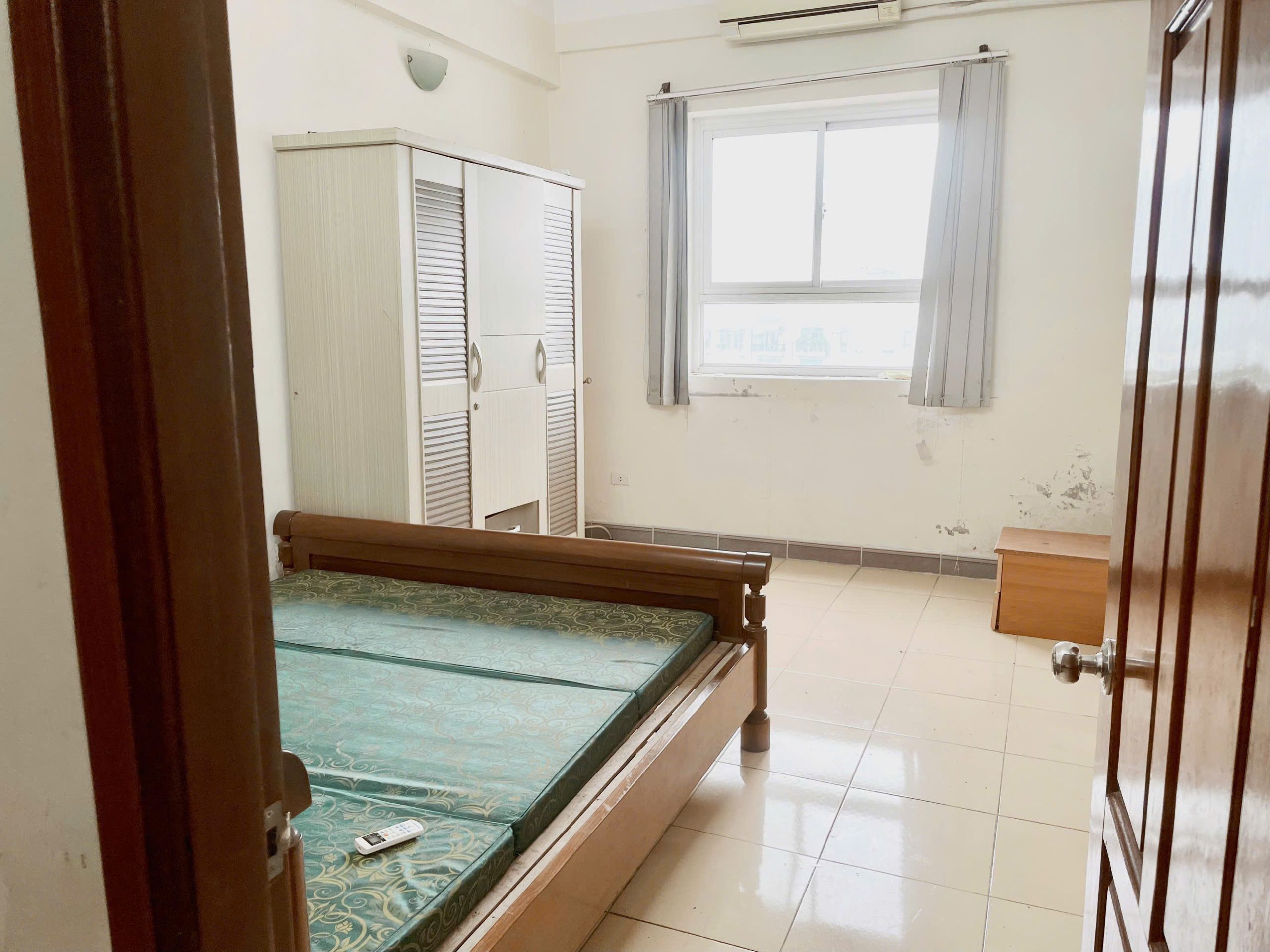 Cho thuê căn hộ chung cư 15T, 100m2 x 2 ngủ,1 khách.1 wc, 11 triệu có thương lượng