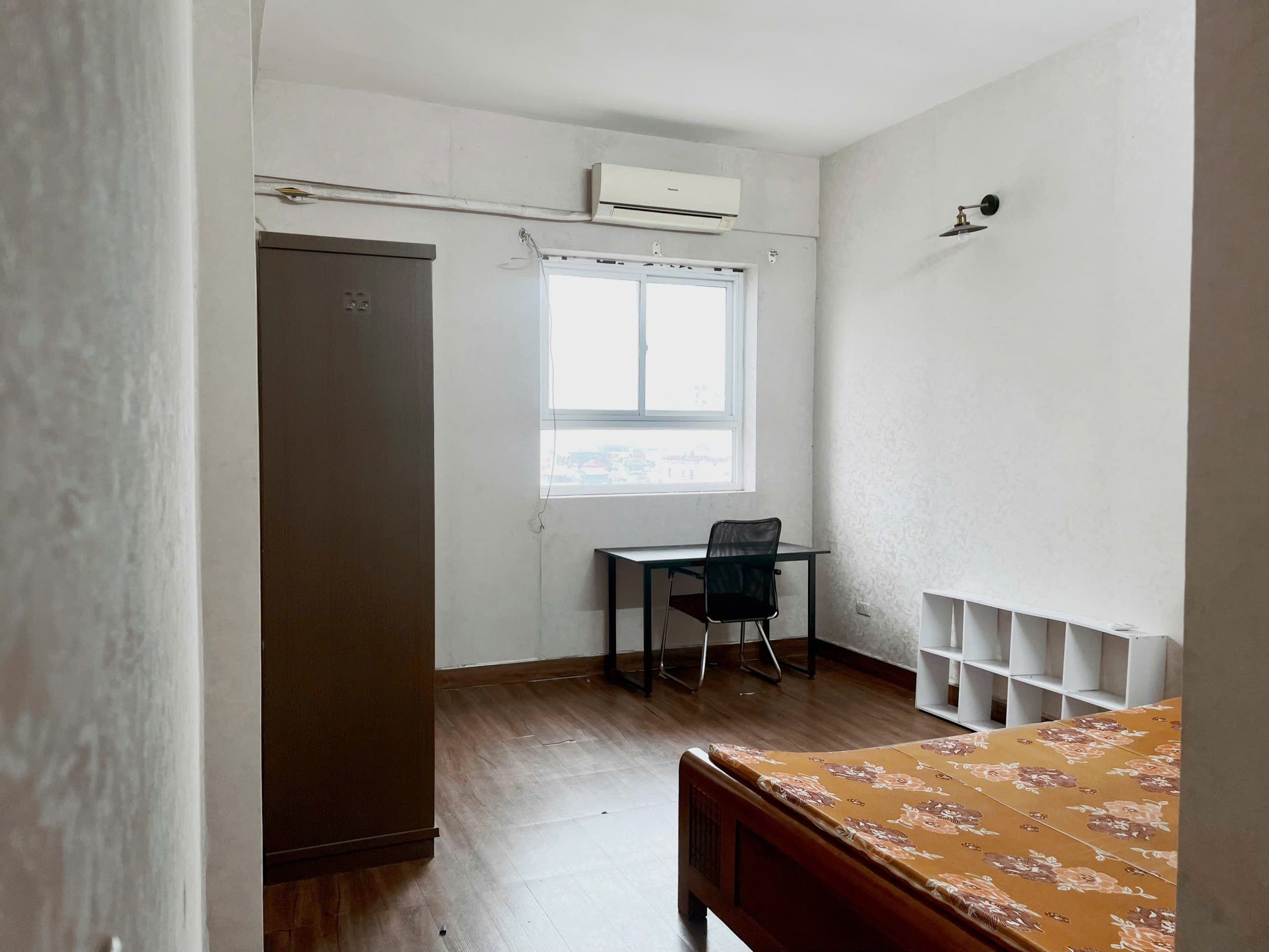 Cho thuê căn hộ chung cư 15T, 100m2 x 2 ngủ,1 khách.1 wc, 11 triệu có thương lượng
