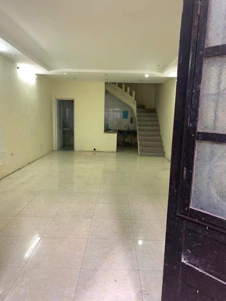 Cho thuê căn hộ N3 Nguyễn Công Trứ 65m2, 2 ngủ, 12 Triệu ngay chợ Trời