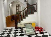 Cho thuê nhà ngõ Bùi Xương Trạch, 3 tầng x 38m2, 3 ngủ, 10 Triệu
