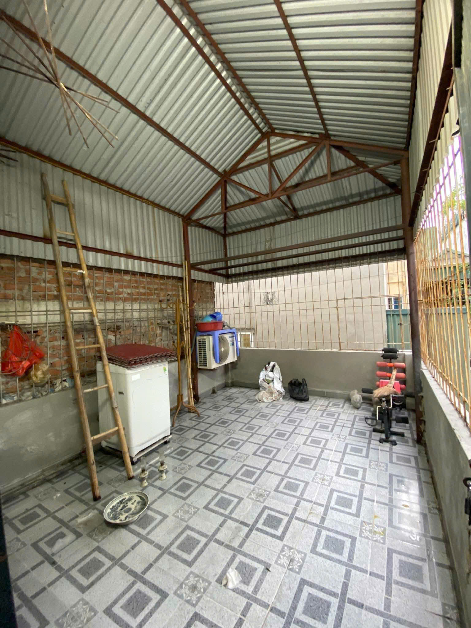 Cho thuê nhà ngõ Bùi Xương Trạch, 3 tầng x 38m2, 3 ngủ, 10 Triệu