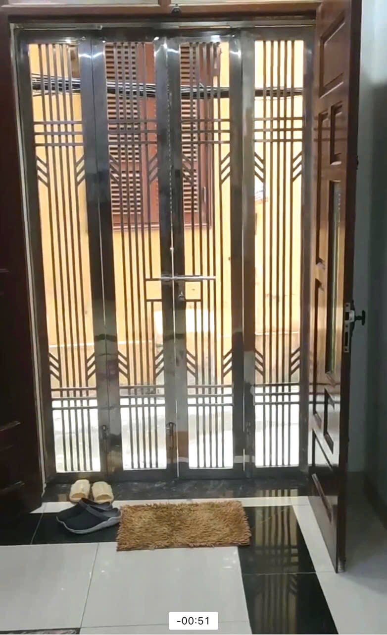 Cho thuê nhà ngõ Định Công, 30m2*5 tầng 3 phòng ngủ, 4 vs, 12 triệu