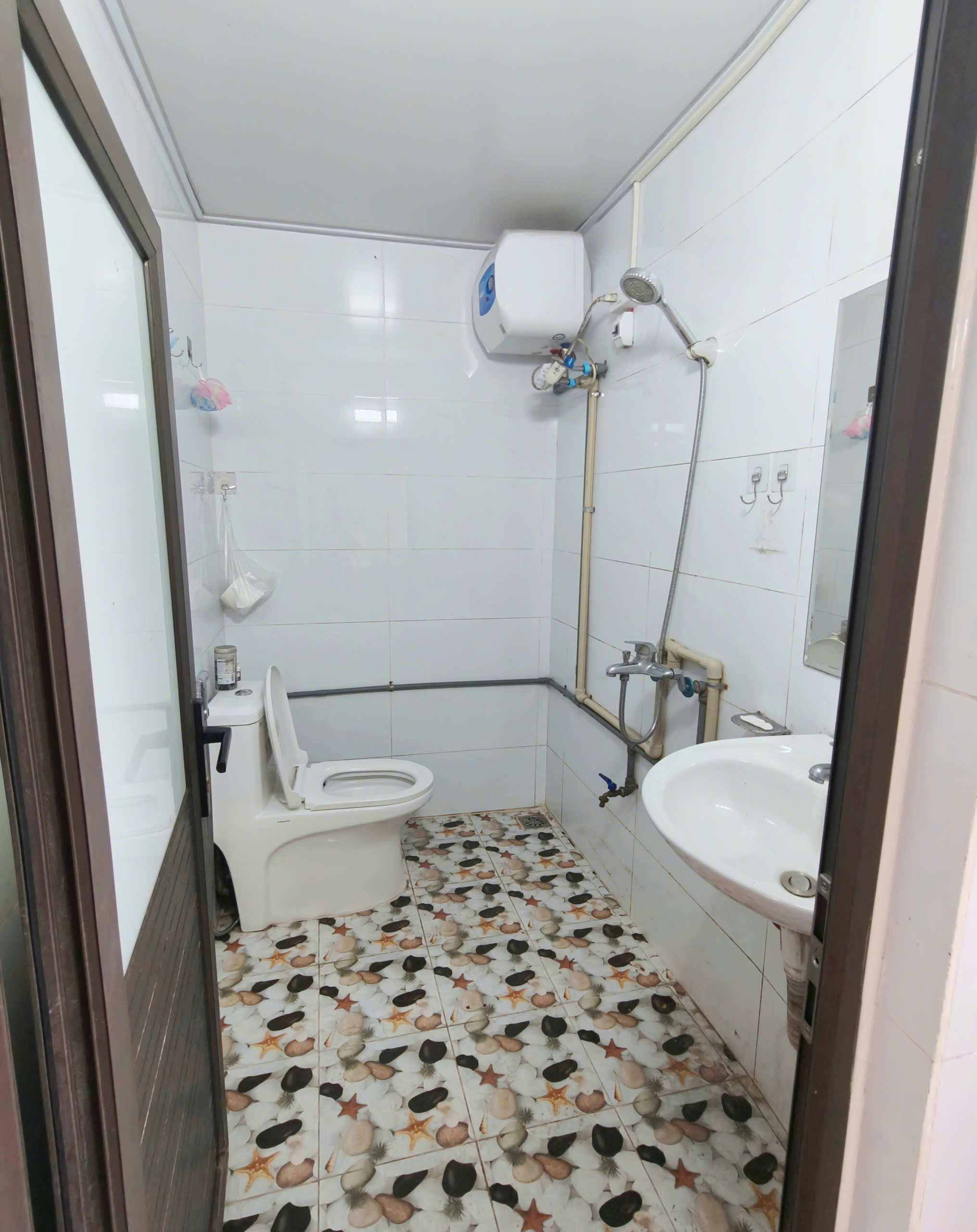 Cho thuê nhà nguyên căn Định Công Thượng, 70m2, 1.5 tầng, 1 ngủ, 9.5 Triệu/th