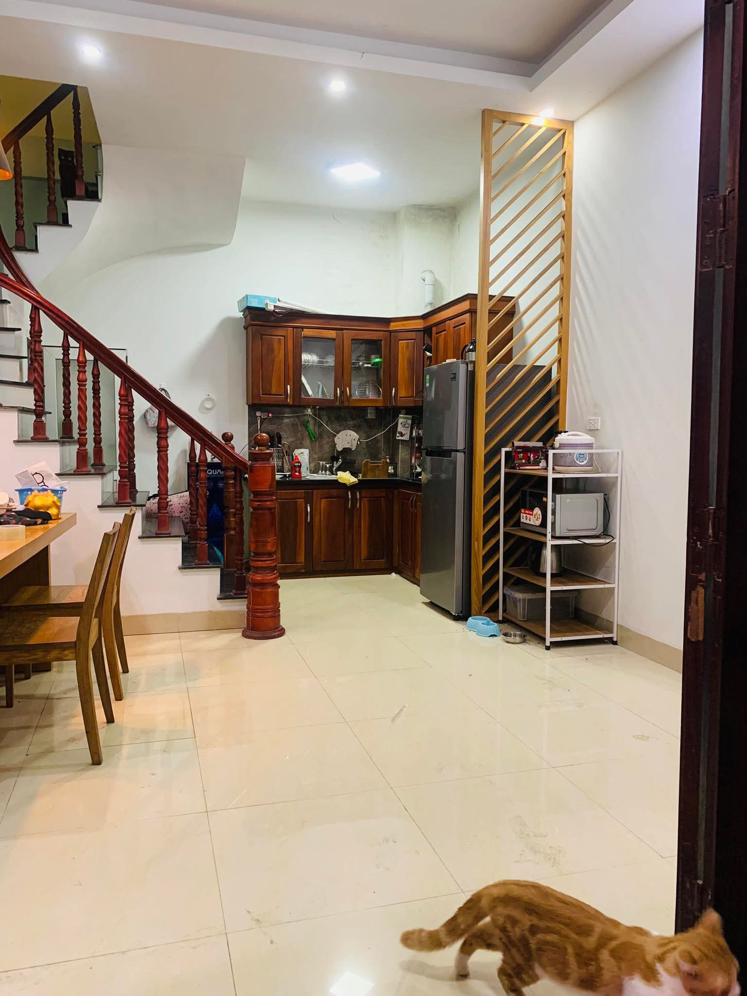 Cho thuê nhà ngõ ô tô 218 Hoàng Mai, 5 tầng x 30m2, 3 ngủ, 12 Triệu Full đồ