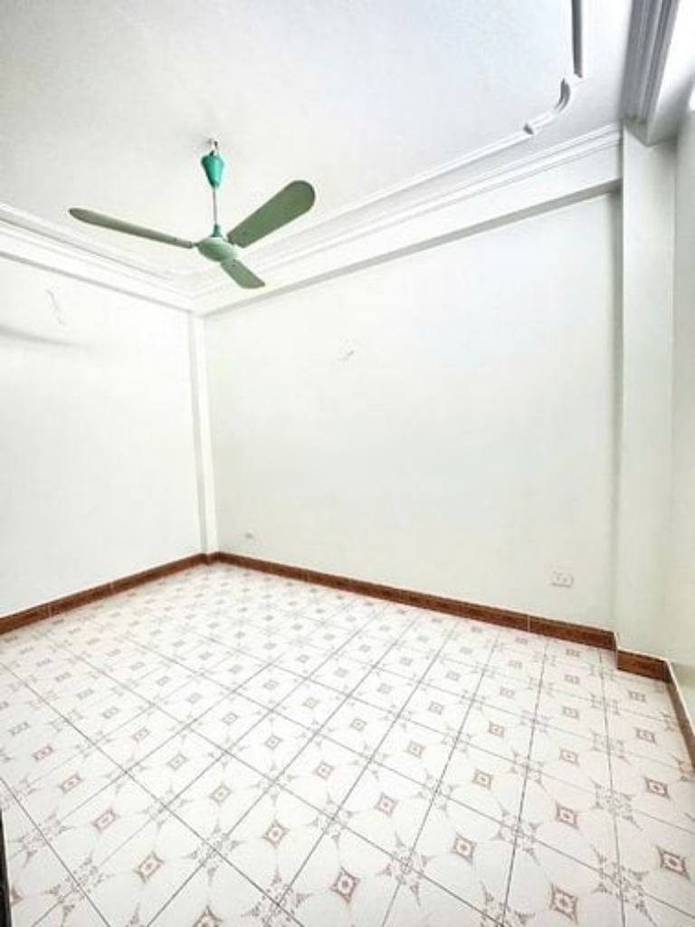 Cho thuê nhà ngõ ô tô Hoàng Văn Thái, Thanh Xuân 4 tầng x 50m2, 4 ngủ, 16 Triệu