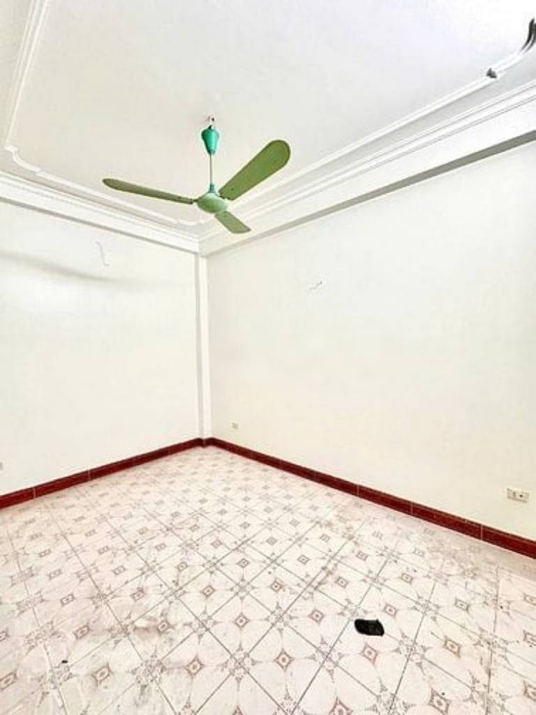 Cho thuê nhà ngõ ô tô Hoàng Văn Thái, Thanh Xuân 4 tầng x 50m2, 4 ngủ, 16 Triệu