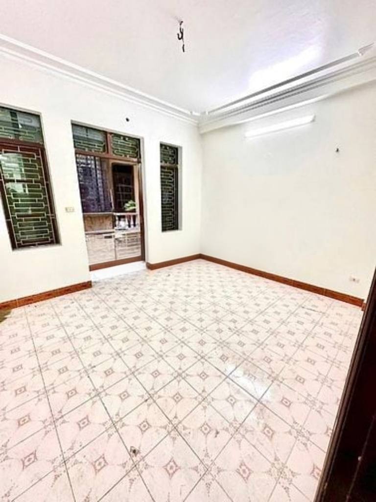Cho thuê nhà ngõ ô tô Hoàng Văn Thái, Thanh Xuân 4 tầng x 50m2, 4 ngủ, 16 Triệu