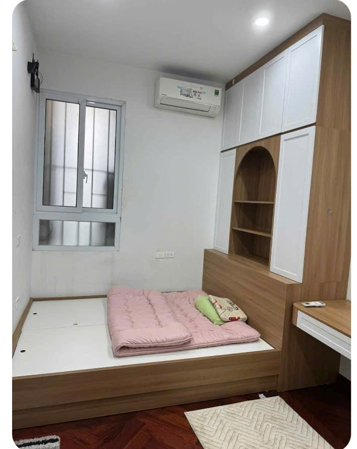 Cho thuê nhà ngõ Lê Đại Hành, 5 tầng, 3 ngủ, 4 vệ sinh, vừa KD online kết hợp ở gia đình
