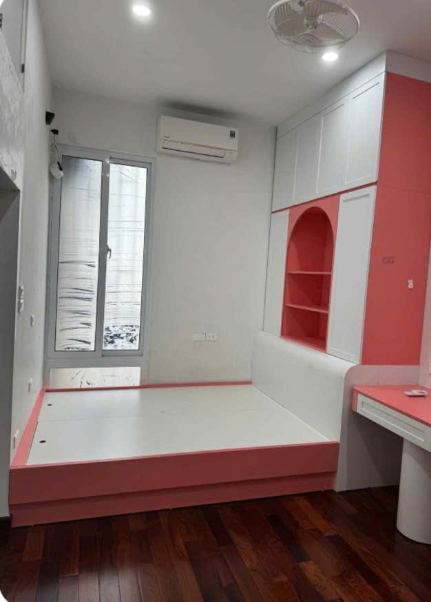 Cho thuê nhà ngõ Lê Đại Hành, 5 tầng, 3 ngủ, 4 vệ sinh, vừa KD online kết hợp ở gia đình
