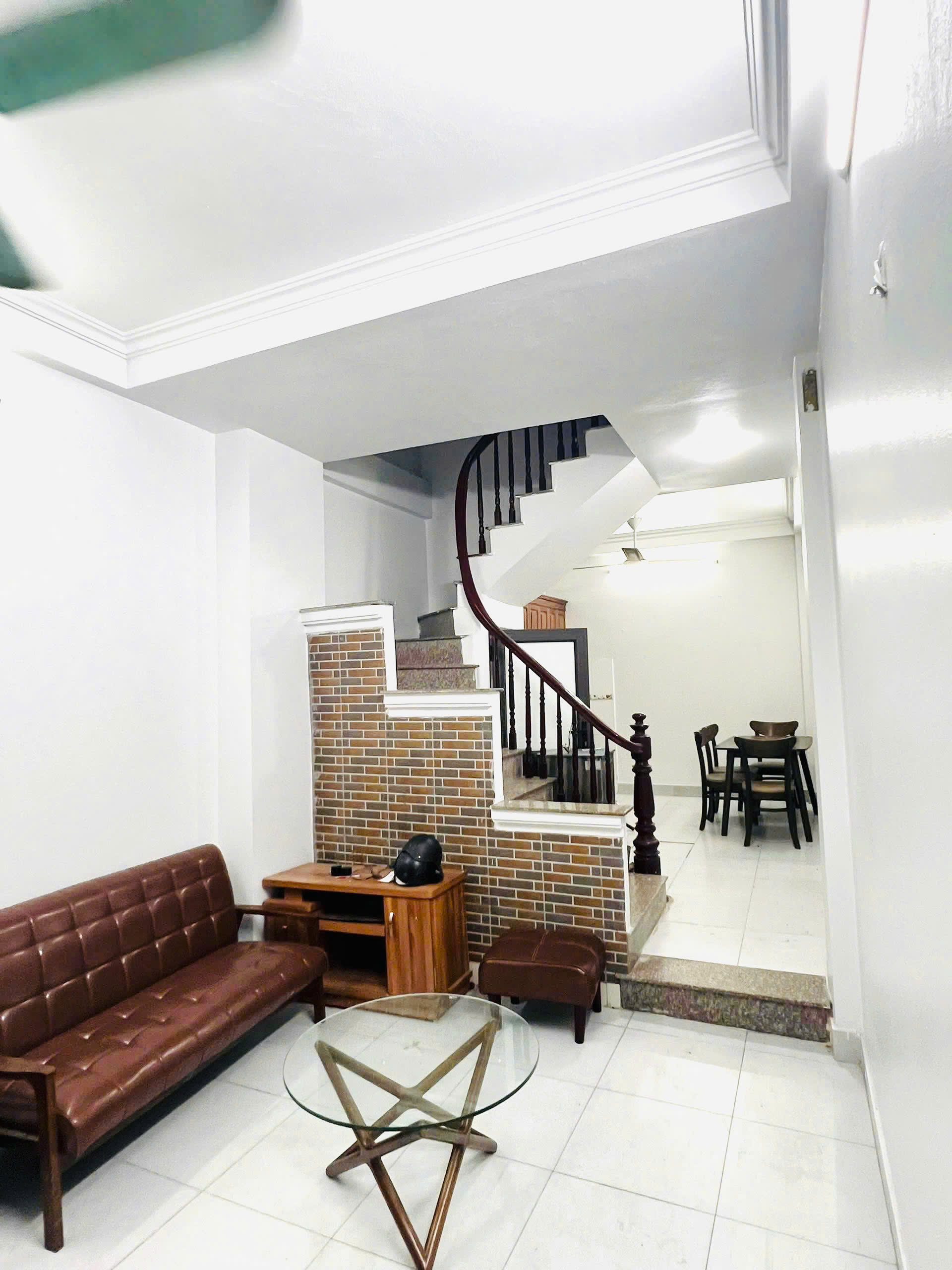 Cho thuê nhà nguyên căn ngõ Lương Khánh Thiện, 30m2 x 4 tầng, 4 ngủ 3 wc, 11.5 triệu