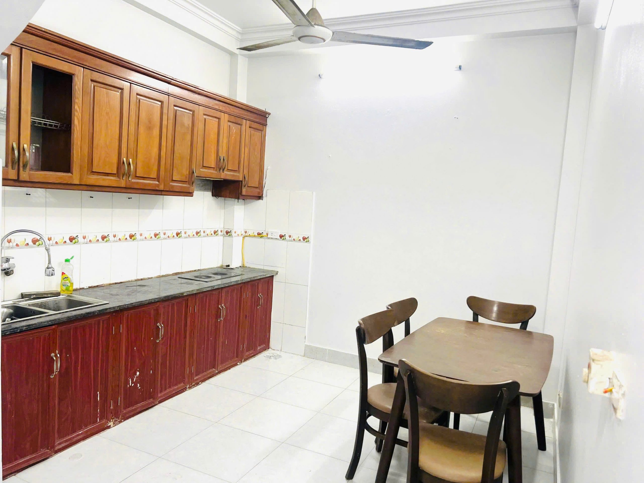 Cho thuê nhà nguyên căn ngõ Lương Khánh Thiện, 30m2 x 4 tầng, 4 ngủ 3 wc, 11.5 triệu