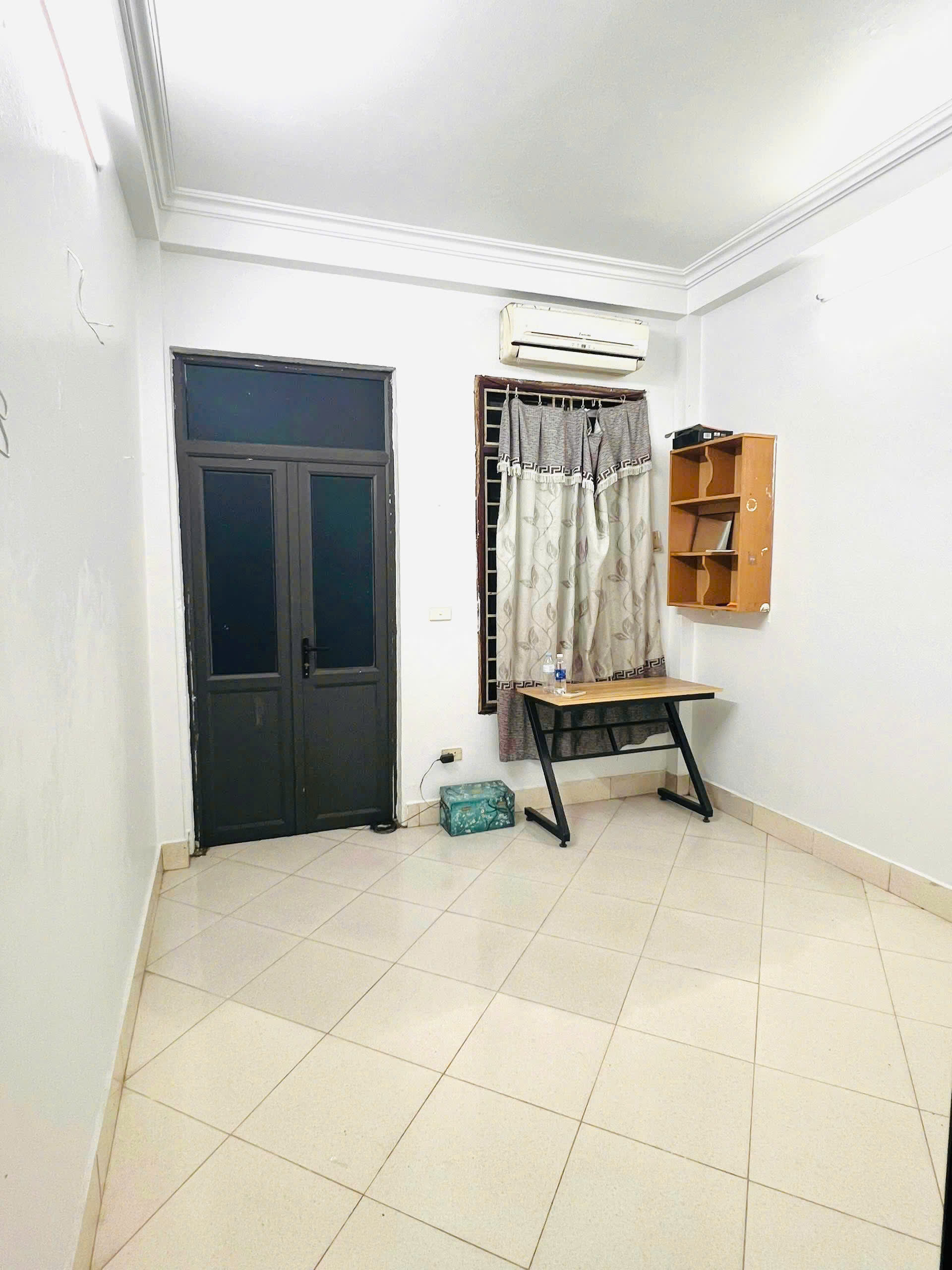 Cho thuê nhà nguyên căn ngõ Lương Khánh Thiện, 30m2 x 4 tầng, 4 ngủ 3 wc, 11.5 triệu