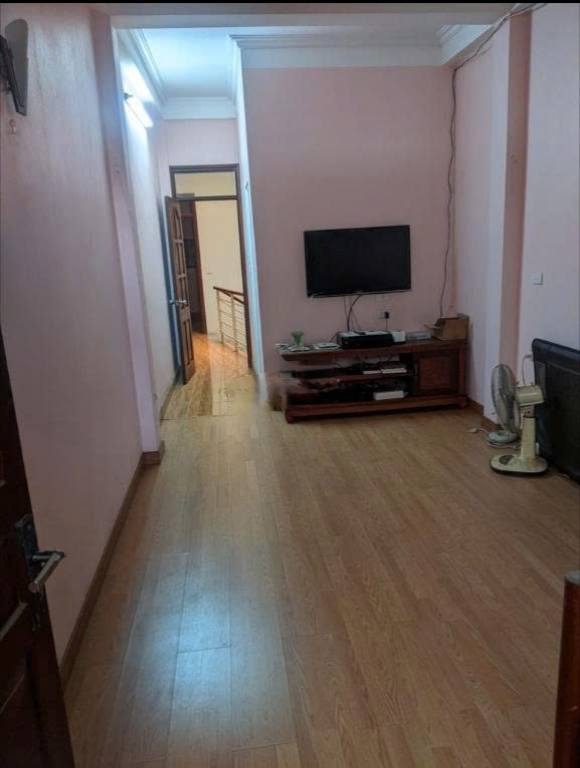 Cho Thuê nhà ngõ ô tô 264 Chùa Quỳnh, 80m2 x 3 tầng + tum, 3 ngủ, 3vs, 18 triệu