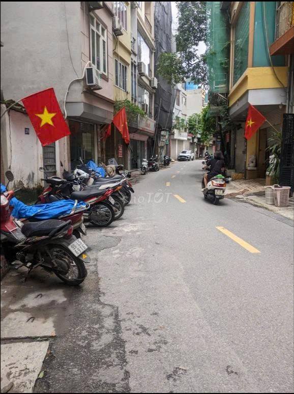 Cho Thuê nhà ngõ ô tô 264 Chùa Quỳnh, 80m2 x 3 tầng + tum, 3 ngủ, 3vs, 18 triệu