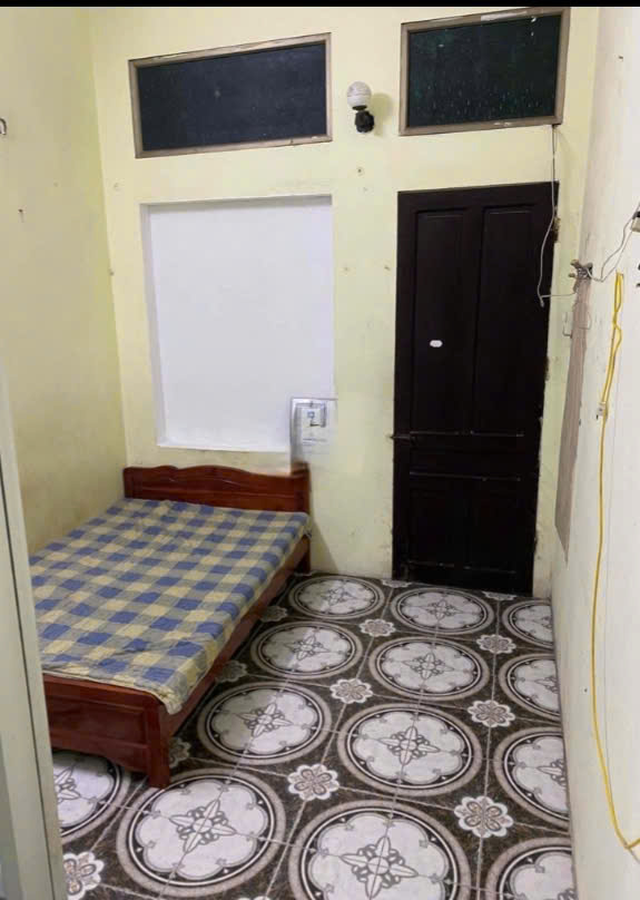 Cho thuê nhà Phố Minh Khai 3 tầng x 20m2, 2 ngủ, 2 vệ sinh chỉ 4.5 triệu/tháng