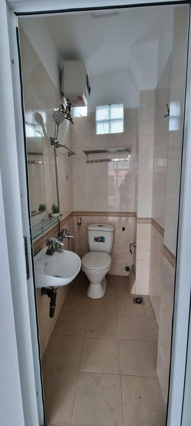 Cho thuê nhà Nguyên căn ngõ 790 Trương Định, 30m2 x 5 tầng 3 PNkk.4wc, 13 Triệu