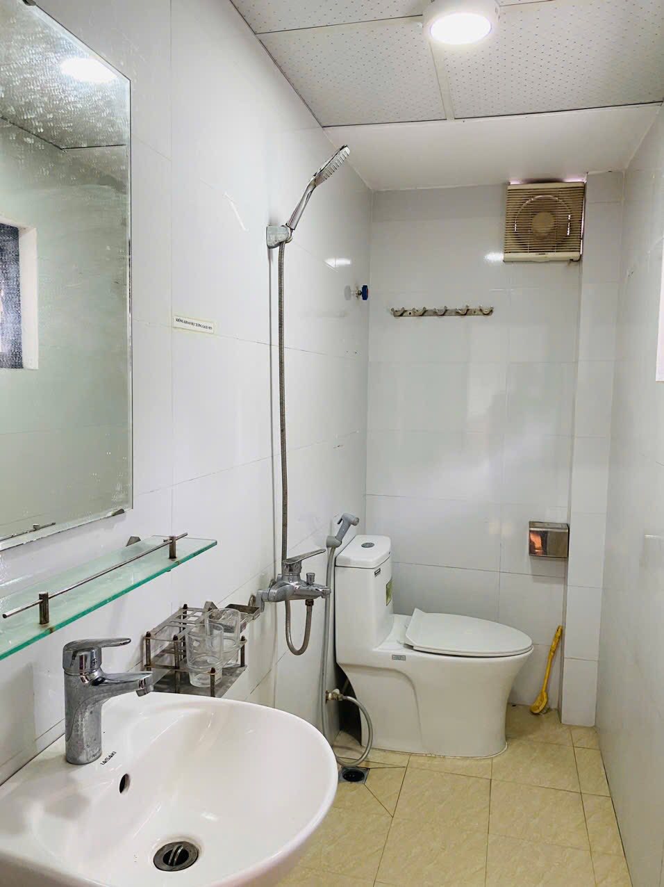 Cho thuê Tập thể Ngọc Hà, chỉ 4 Triệu vào ở ngay 1 ngủ, 1 WC tầng 3