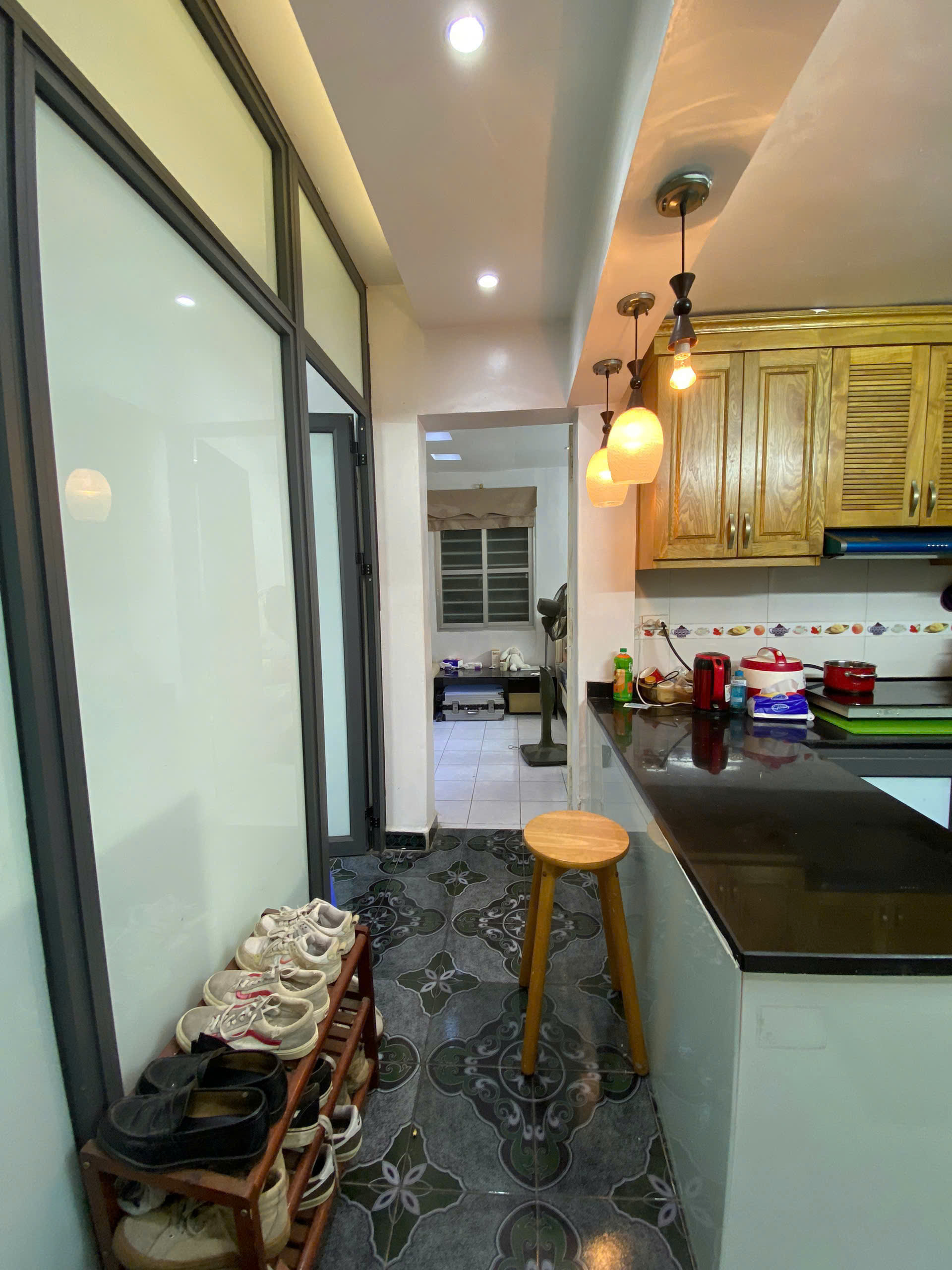 Cho thuê căn hộ TT tầng 3 ngõ 48 Ngọc Hồi, 60m2 x 2 ngủ, 1 wc, 6.5 Triệu/tháng