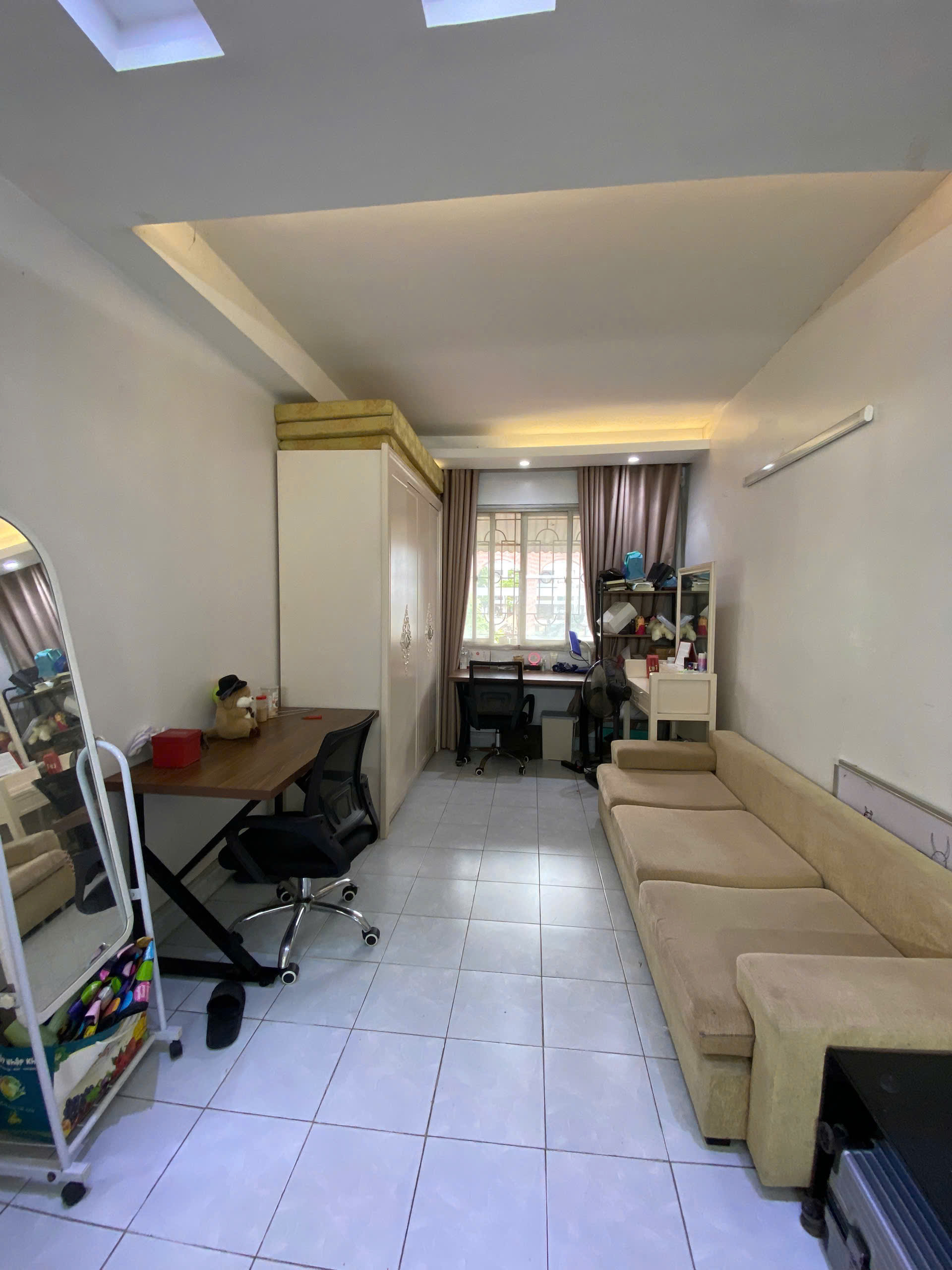 Cho thuê căn hộ TT tầng 3 ngõ 48 Ngọc Hồi, 60m2 x 2 ngủ, 1 wc, 6.5 Triệu/tháng