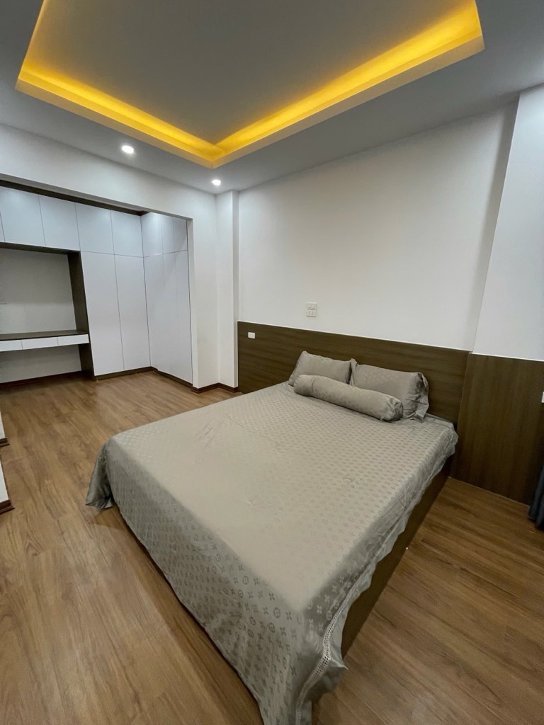 Bán nhà phố Yên Hoà, 5 Tầng 4 ngủ, tiện ích ngập tràn, gần trường học, chợ, vài bước ra phố, Giá nhỉnh 8 Tỷ