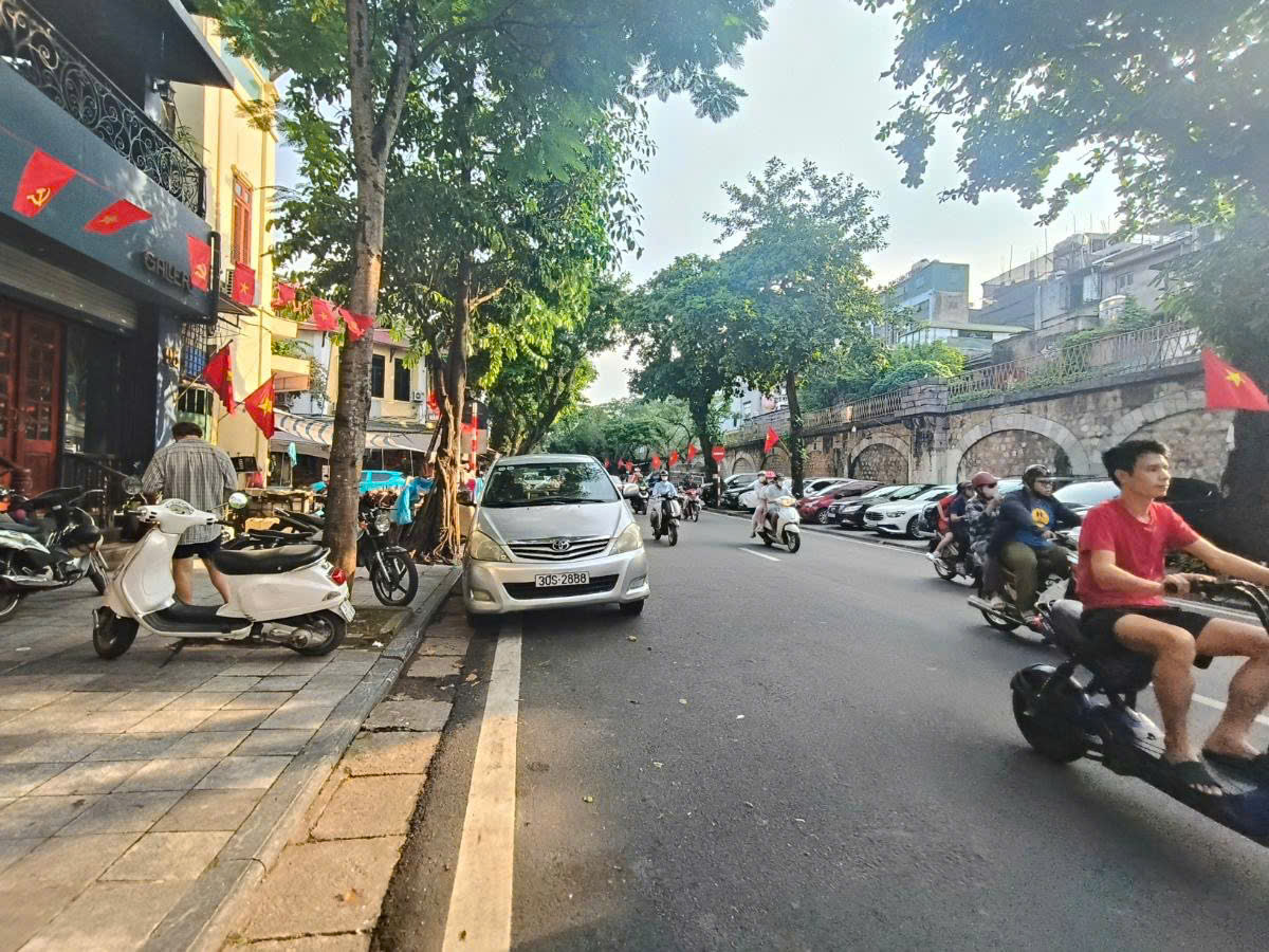 Siêu phẩm Phùng Hưng HK 1 sổ 1 chủ vuông bánh trưng 102m² 3T chỉ 95 tỷ kinh doanh đỉnh gần Hồ Gươm