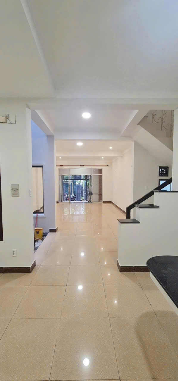 Bán Nhà Mặt Tiền 75F Đặng Dung P Tân Định, quận 1.
