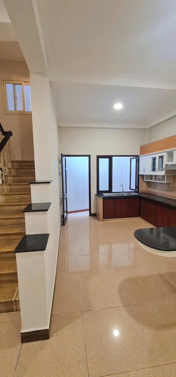 Bán Nhà Mặt Tiền 75F Đặng Dung P Tân Định, quận 1.