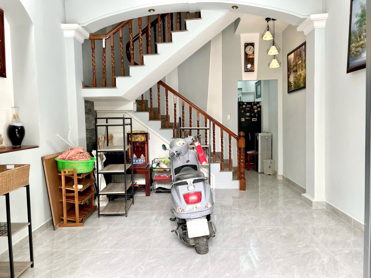 NHÀ ĐẸP HẺM Ô TÔ NGUYỄN KIỆM TRUNG TÂM TP