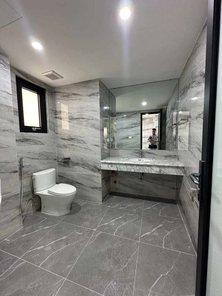 (Tin thật 100%) Bán tòa VP lô góc xây mới 267m2 x 10T tại mặt phố Trung Liệt – Dòng tiền 4,8 tỷ/năm