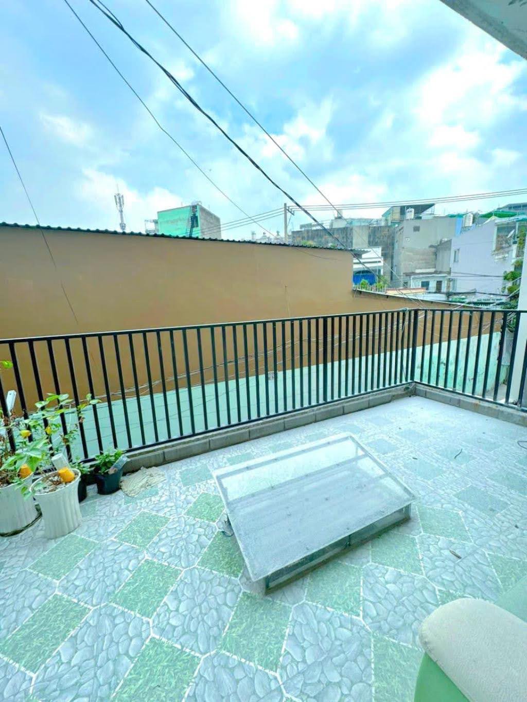GIÁ HỜI CHDV HẺM XE HƠI-PHƯỜNG 12- GÒ VẤP- HĐCT 300TR/NĂM- NHỈNH 5 TỶ