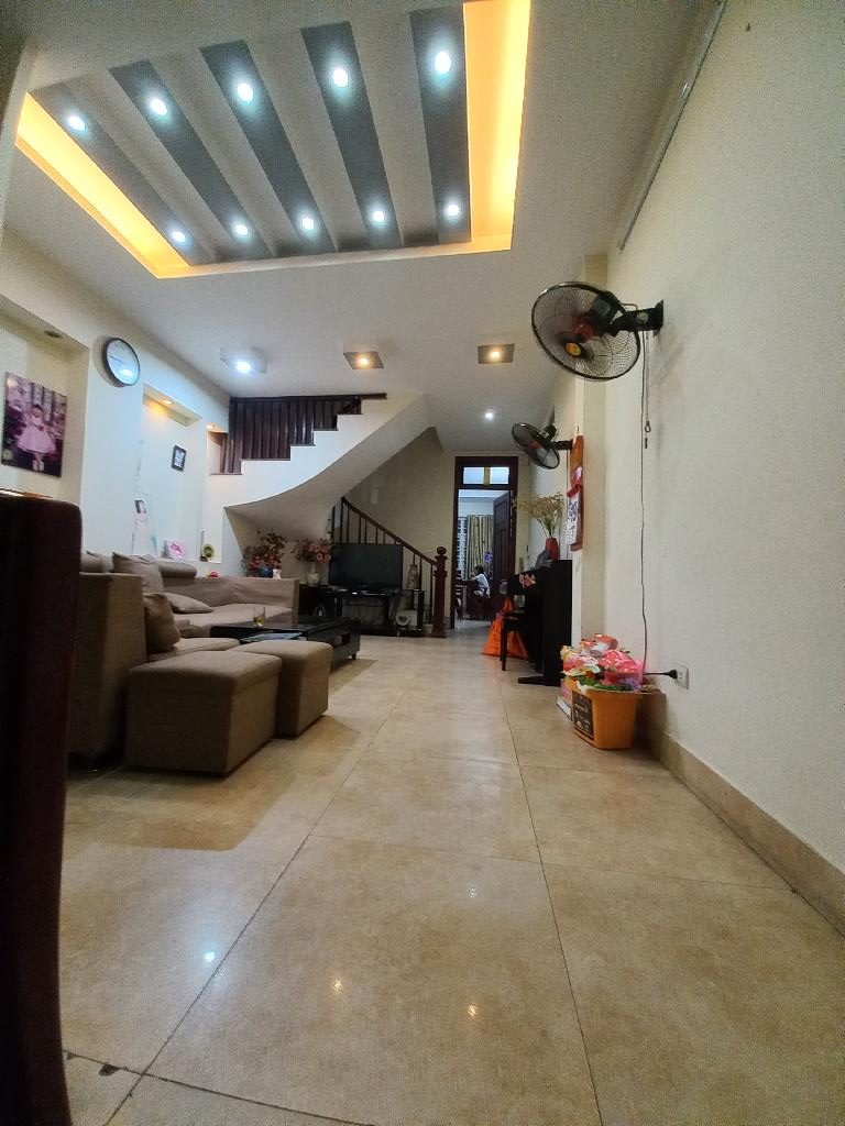 Kim Giang, ngôi nhà phong cách khác biệt, ô tô tránh đỗ, kinh doanh sầm uất, sát Đại Đô Thị