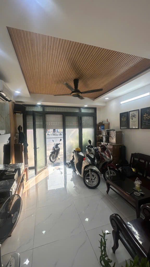 Vị Trí Vàng MTKD Dương Quảng Hàm Nhà Đẹp Sẵn Ở Kinh Doanh