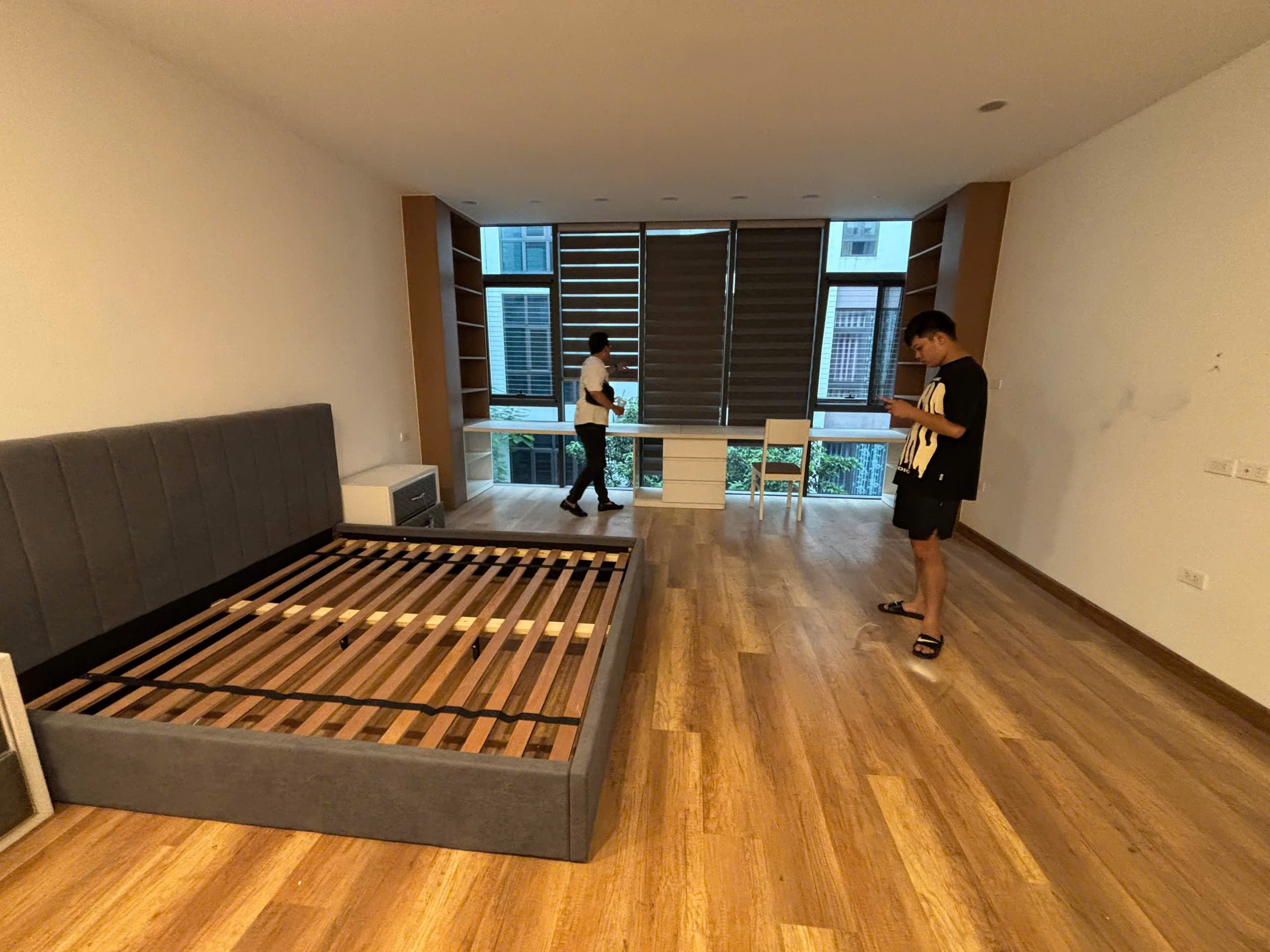 SIÊU HIẾM – XUÂN LA – PHÂN LÔ – THANG MÁY – THOÁNG TRƯỚC SAU – GARA – Ô TÔ TRÁNH – KINH DOANH VĂN PHÒNG