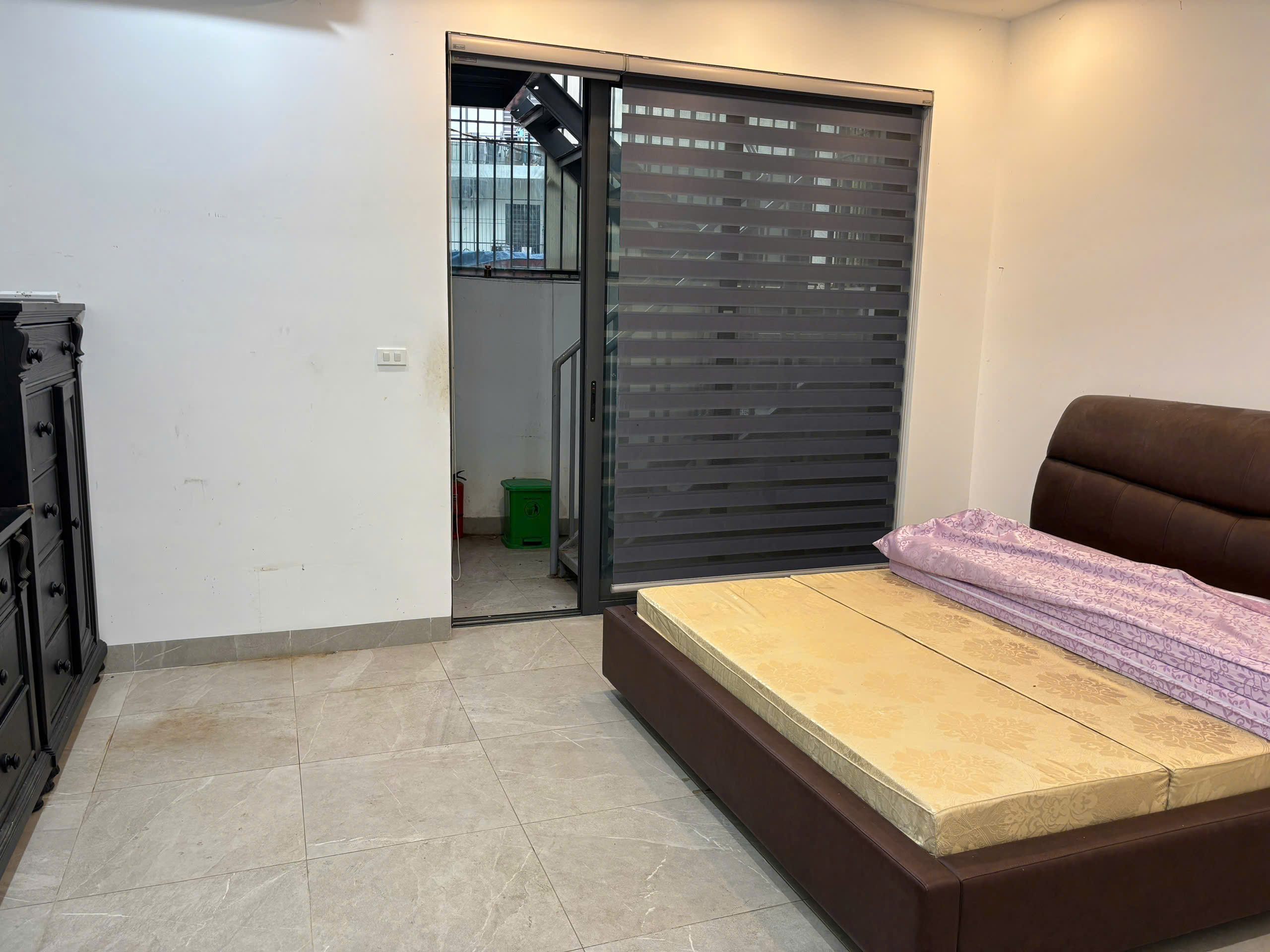 SIÊU HIẾM – XUÂN LA – PHÂN LÔ – THANG MÁY – THOÁNG TRƯỚC SAU – GARA – Ô TÔ TRÁNH – KINH DOANH VĂN PHÒNG