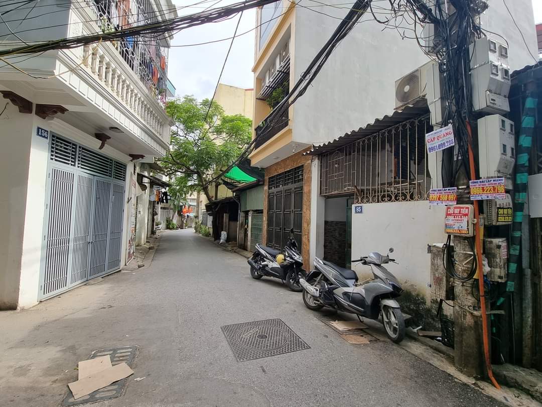 BÁN NHÀ DÂN XÂY HỌC VIÊN TÀI CHÍNH – DT52M2 – 5 TẦNG – GIÁ 7.9 TỶ – Ô TÔ ĐỖ CỬA . THÔNG THOÁNG