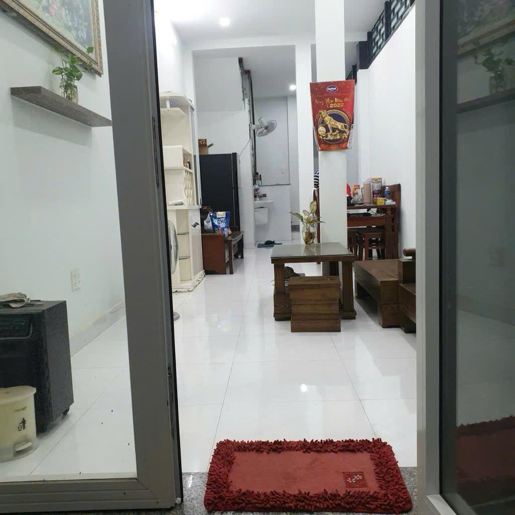 Nhà đẹp, sổ riêng, diện tích đắc lộc cách chợ Thủ Đức chỉ vài bước chân.