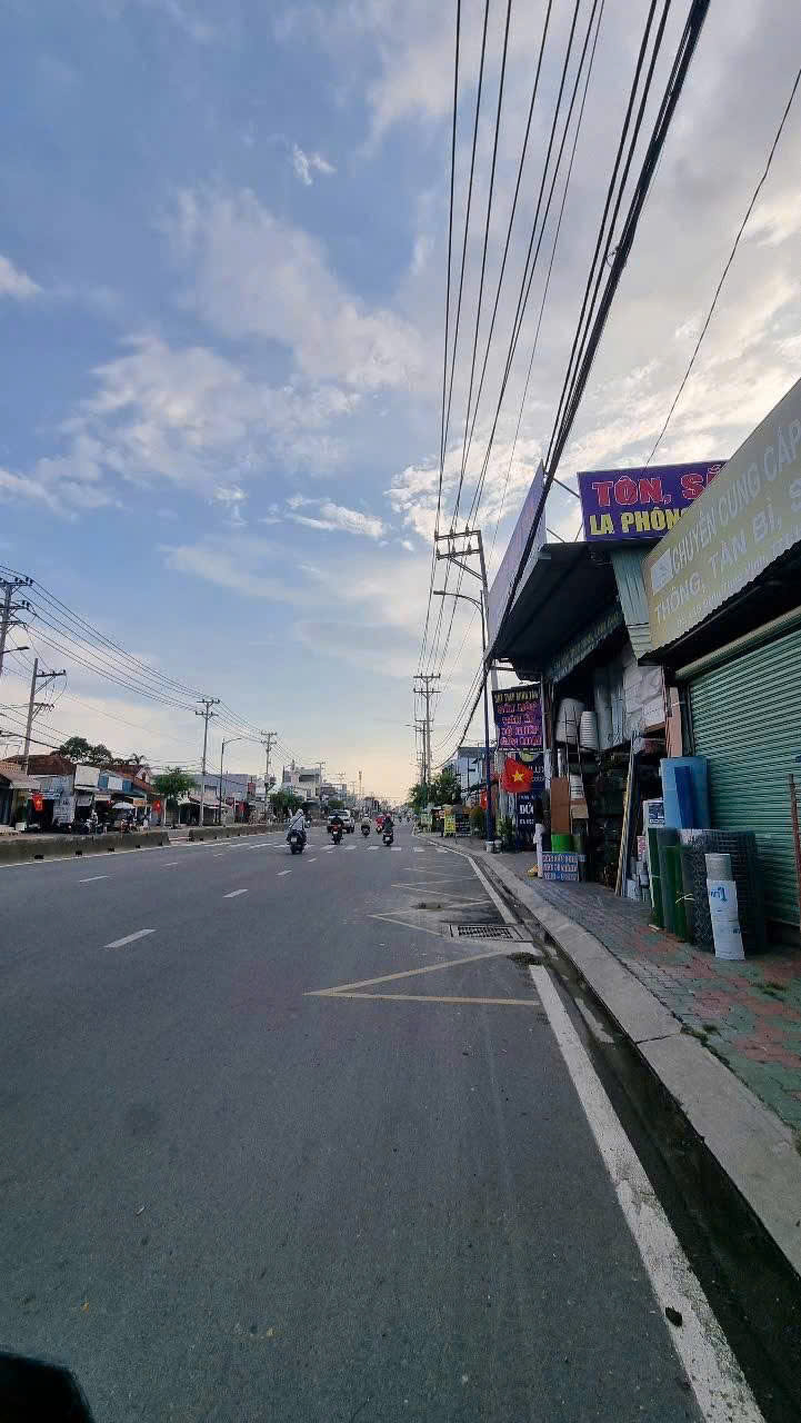 GIẢM SỐC 2,5 TỶ – BÁN NHANH NHÀ MẶT TIỀN ĐẶNG THÚC VỊNH, THỚI TAM THÔN, HÓC MÔN –